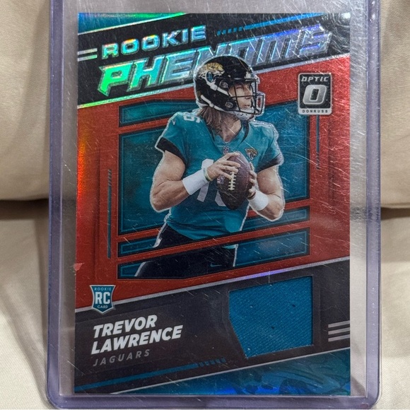 2021 Trevor Lawrence Panini Donruss Optic Phenoms Jersey Patch Rookie Card - Picture 1 of 2